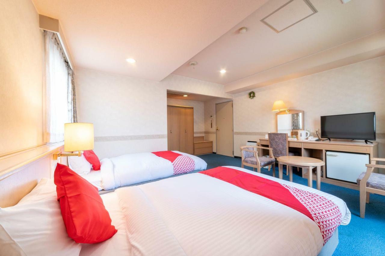 Oyo Business Hotel Nishiura Yokkaichi Bagian luar foto