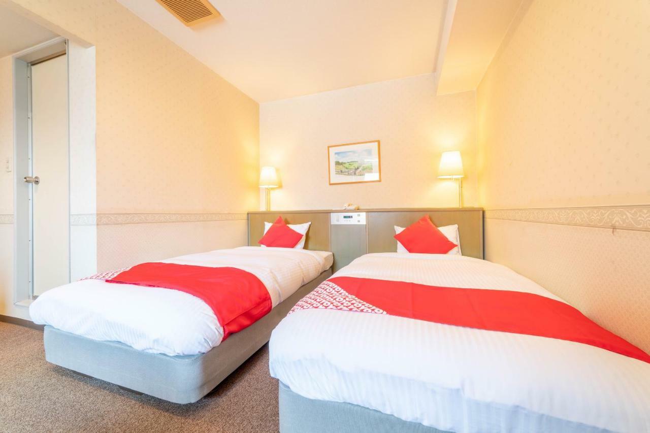 Oyo Business Hotel Nishiura Yokkaichi Bagian luar foto