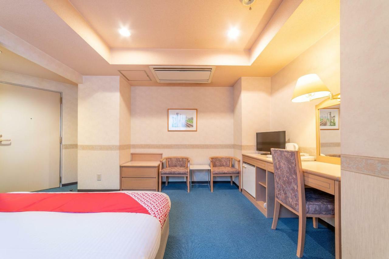 Oyo Business Hotel Nishiura Yokkaichi Bagian luar foto