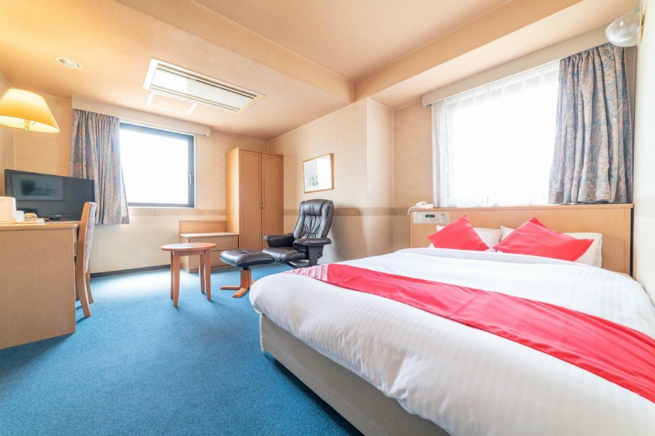 Oyo Business Hotel Nishiura Yokkaichi Bagian luar foto