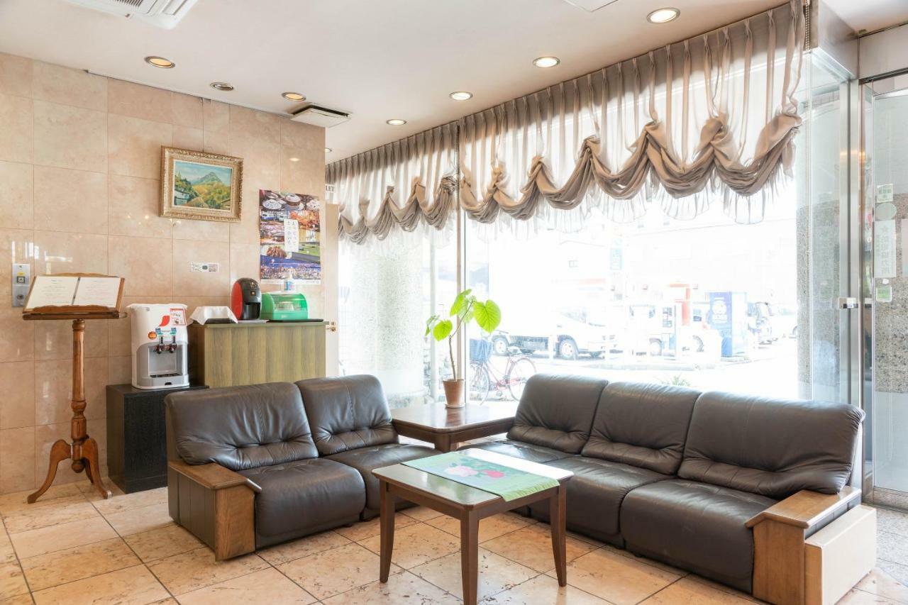 Oyo Business Hotel Nishiura Yokkaichi Bagian luar foto