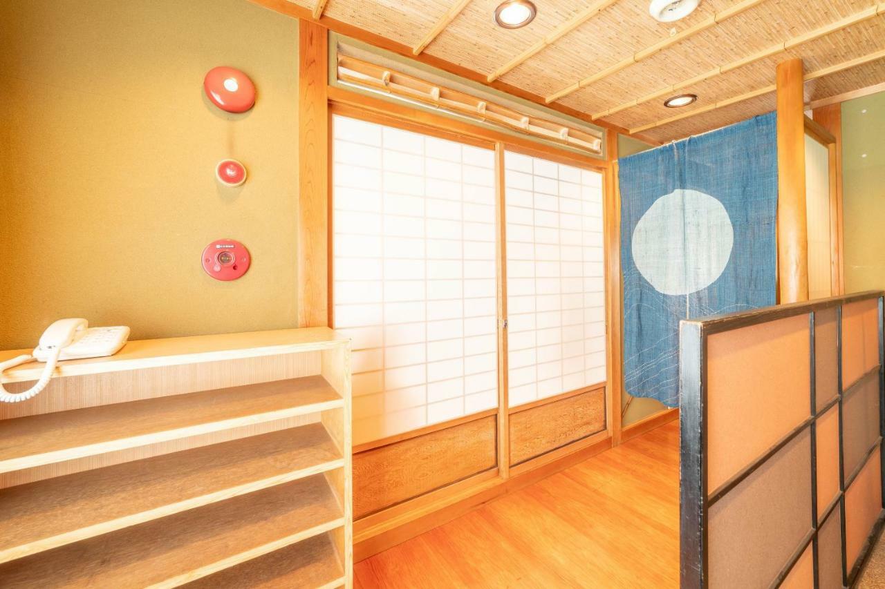 Oyo Business Hotel Nishiura Yokkaichi Bagian luar foto