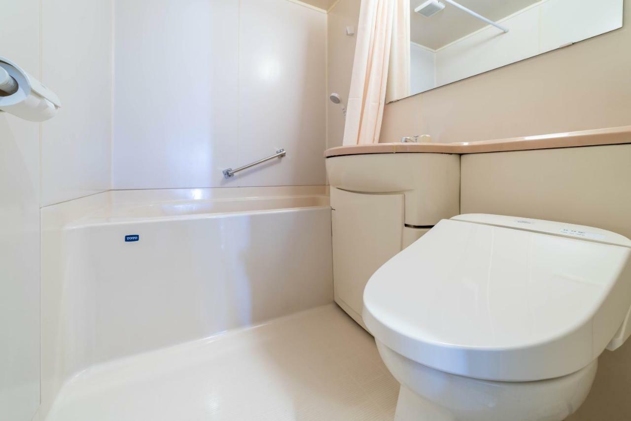 Oyo Business Hotel Nishiura Yokkaichi Bagian luar foto